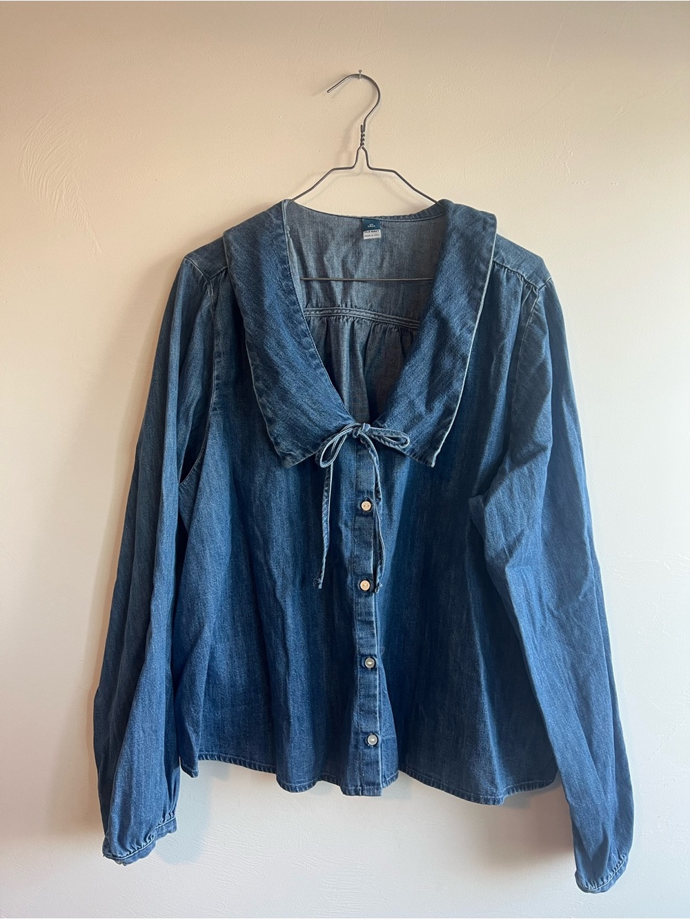 Old Navy Blue Denim Button-Front Women's Top with Tie Collar